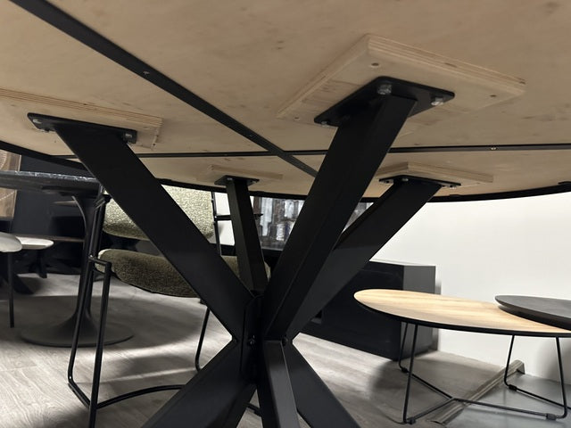 Runder Tisch Fischgrätmuster, Tisch rund Fischgrätmuster, Durchmesser 140 cm