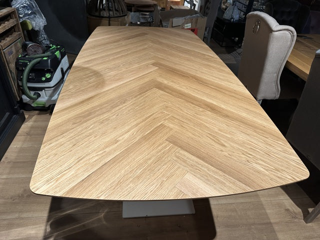 Esstisch Fischgrätenmuster, Tisch Eiche furniert, Eichen Tischplatte Fischgrätenmuster, Länge 240 cm