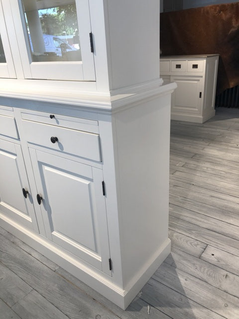 Vitrinen weiß Landhausstil,  Wohnzimmerschrank weiß Landhaus, Buffetschrank weiß, Breite 230 cm