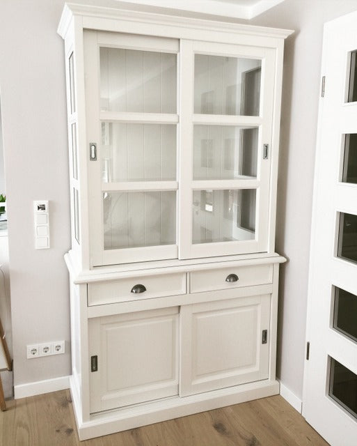 Vitrinenschrank weiß mit Schiebetüren,  Geschirrschrank weiß mit vier Türen im Landhausstil, Vitrine weiß Landhaus, Breite 125 cm