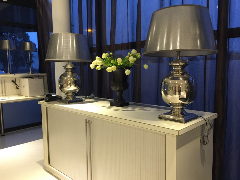 Tischlampe Silber, Tischleuchte verchromt mit Lampenschirm, Durchmesser 25-50 cm