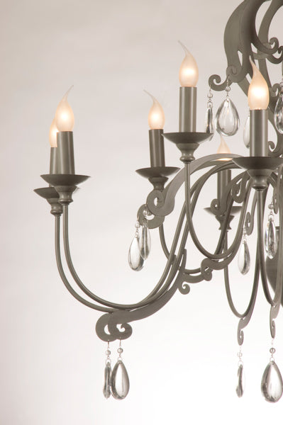 Kronleuchter 12-armig im Landhausstil, Farbe taupe-grau, Lampenschirme grau, Ø 105 cm