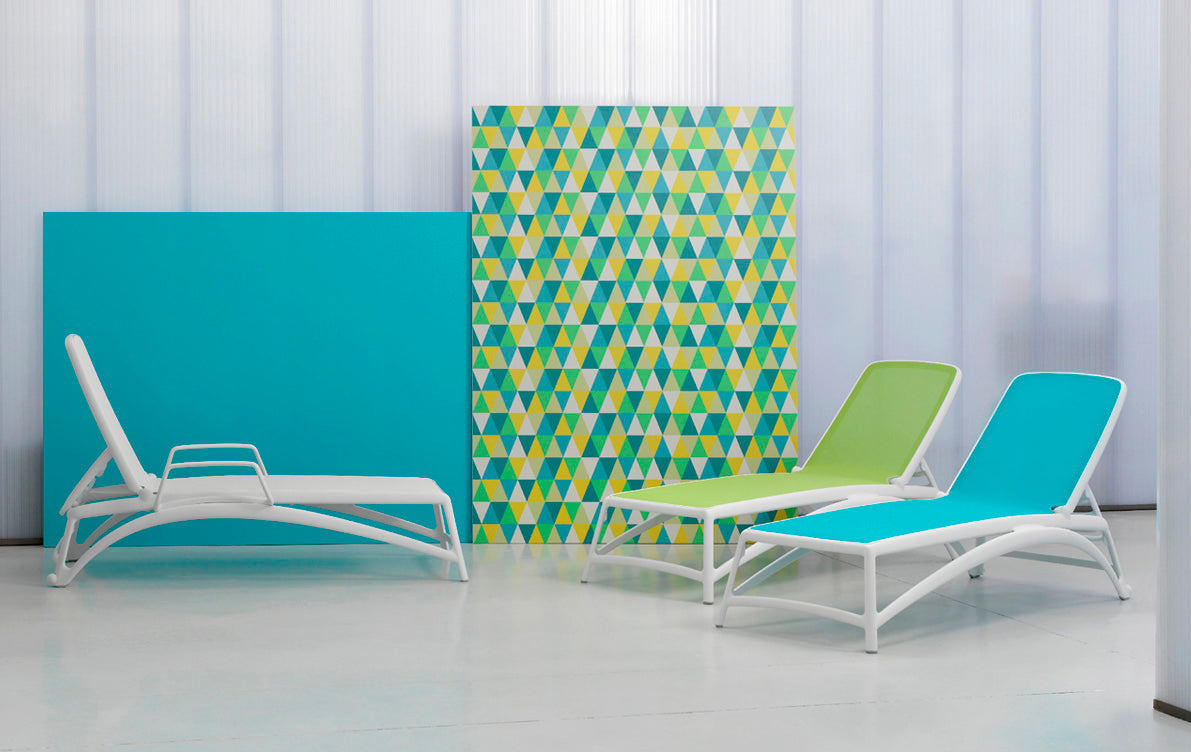 Liege weiß-türkis, Sonnenliege türkis aus Kunststoff