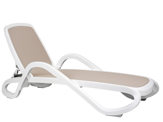 Sonnenliege weiß-taupe Kunststoff, Liege mit Lehne weiß stapelbar
