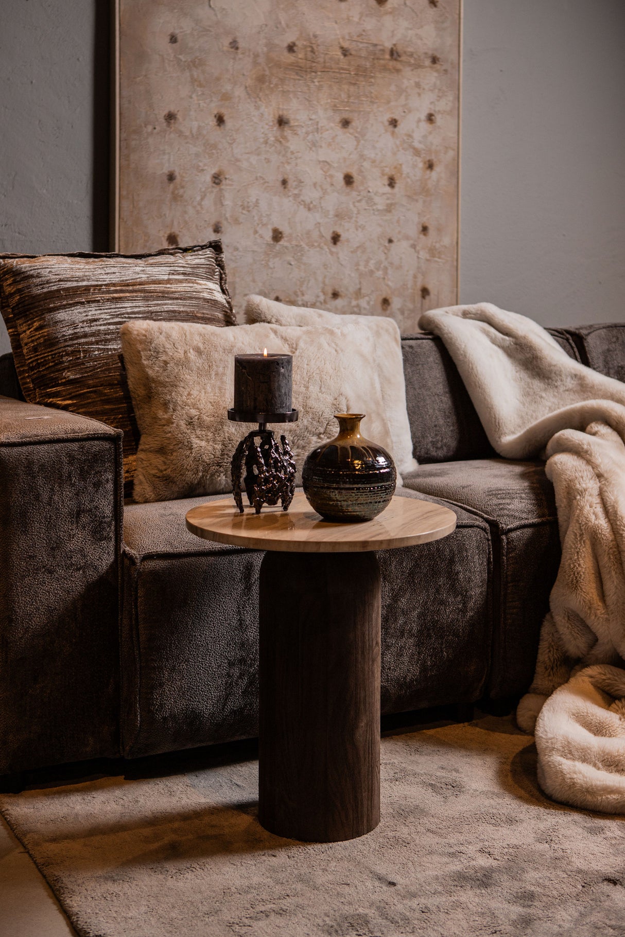 Beistelltisch braun Marmorplatte, runder Beistelltisch Holz braun, Durchmesser 45 cm