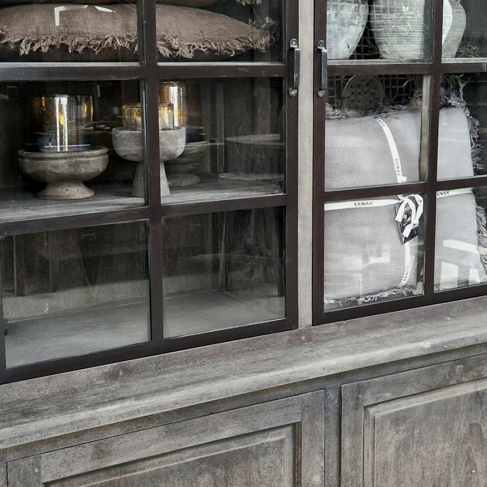 Vitrine grau Altholz , Geschirrschrank rustikal Altholz, Breite 140 cm