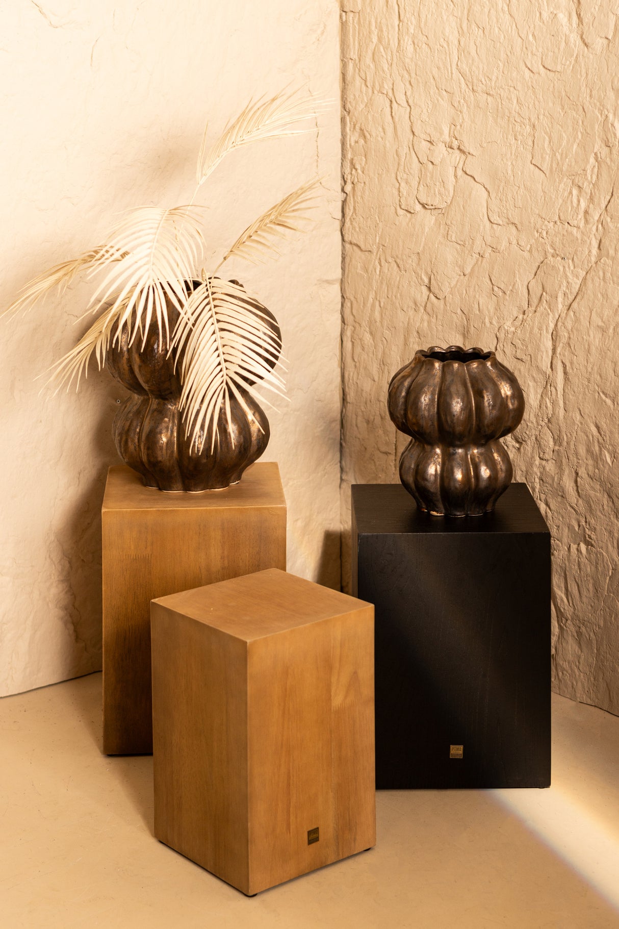 Dekosäule schwarz Holz, Holz Säule schwarz 2er Set, Höhe 30-40 cm