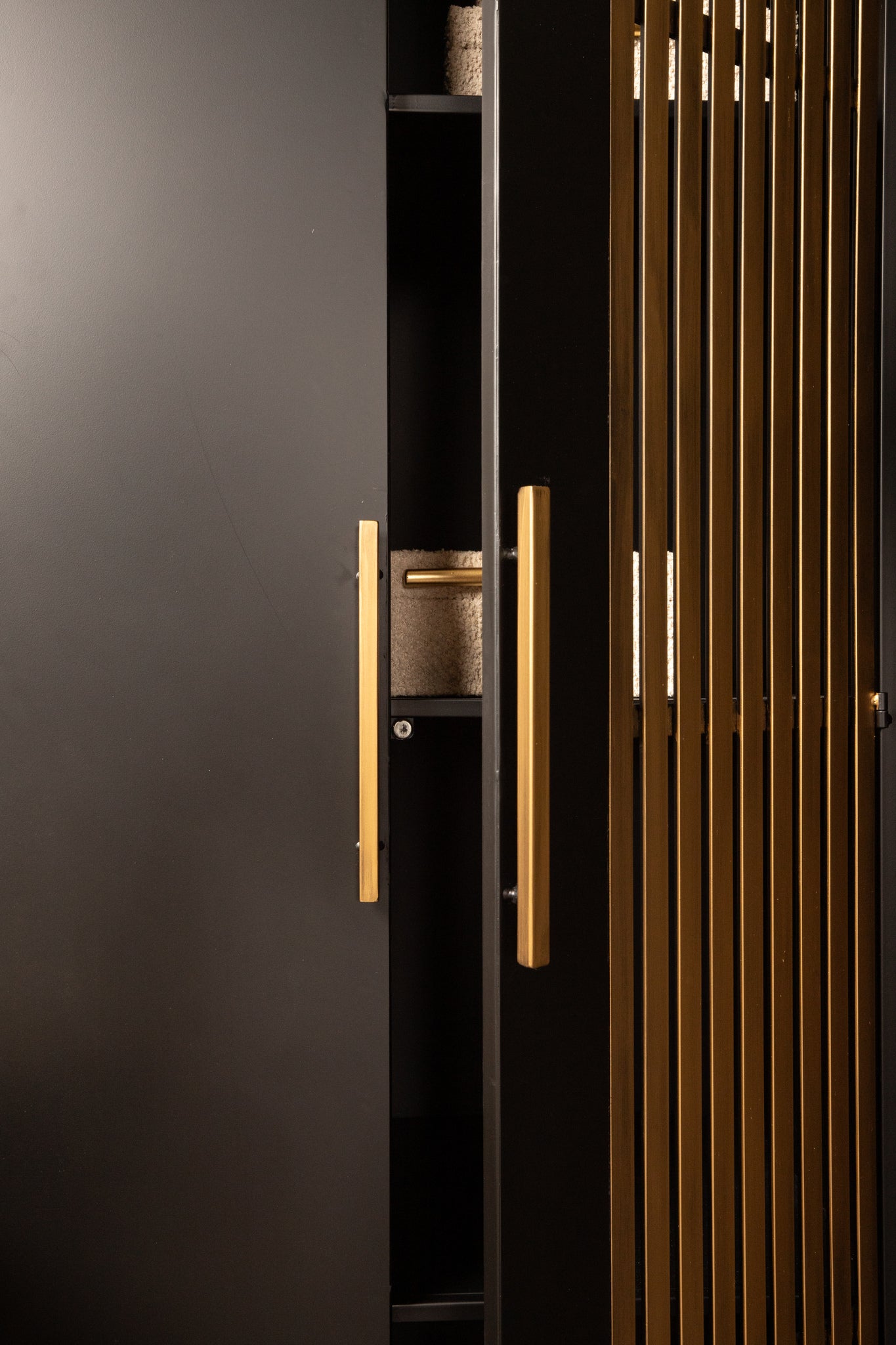 Schrank Gold-schwarz, Metallschrank Gold, Breite 70 cm