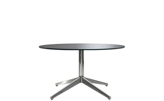 Design Tisch in Farben weiß und schwarz