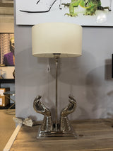Tischlampe Hände, Tischleuchte Silber-weiß, Tischlampe mit Lampenschirm oval, Höhe 65 cm