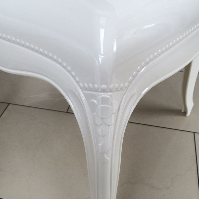 Stuhl Barock aus Polycarbonat, weiß-creme