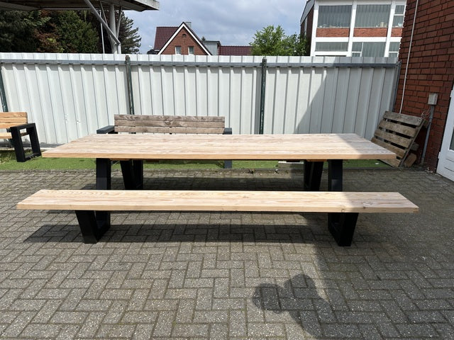 Gruppensitzbank Naturholz-schwarz, Sitzgruppe schwarz, Picknick Sitzgruppe Massivholz, Gartentisch mit Bank Holz, Picknickbank Holz, Breite 220 cm