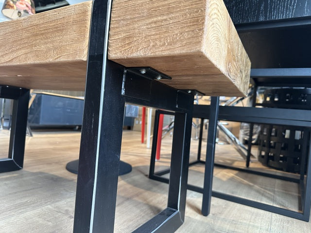 Bank Teakholz Industriedesign, Sitzbank Teak Industriedesign Metall Gestell, Bank Holz Teak, Breite 200 cm