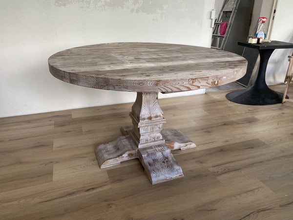 Runder Tisch Massivholz, Esstisch rund Holz,  Holztisch im Landhausstil, Durchmesser 130 cm