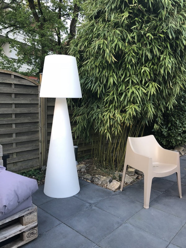 Stehleuchte aus Kunststoff, Outdoor Stehlampe mit Lampenschirm in verschiedenen Farben, Höhe 200 cm