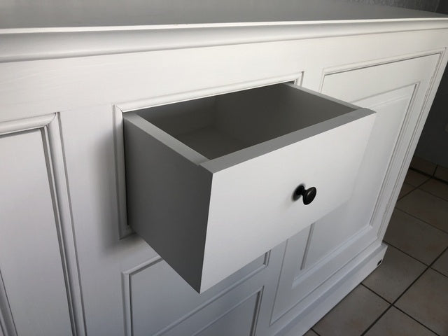 Vitrinenschrank weiß, Geschirrschrank grau Landhausstil, Vitrine weiß Landhaus, Buffetschrank weiß,  Breite 190 cm