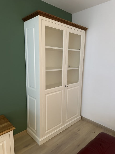 Vitrine weiß Eiche, Schrank weiß Eiche, Geschirrschrank weiß Landhausstil,  Breite 128 cm