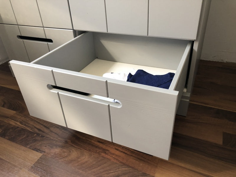 Kleiderschrank grau mit 2 Schubladen, Schrank grau, Breite 94 cm