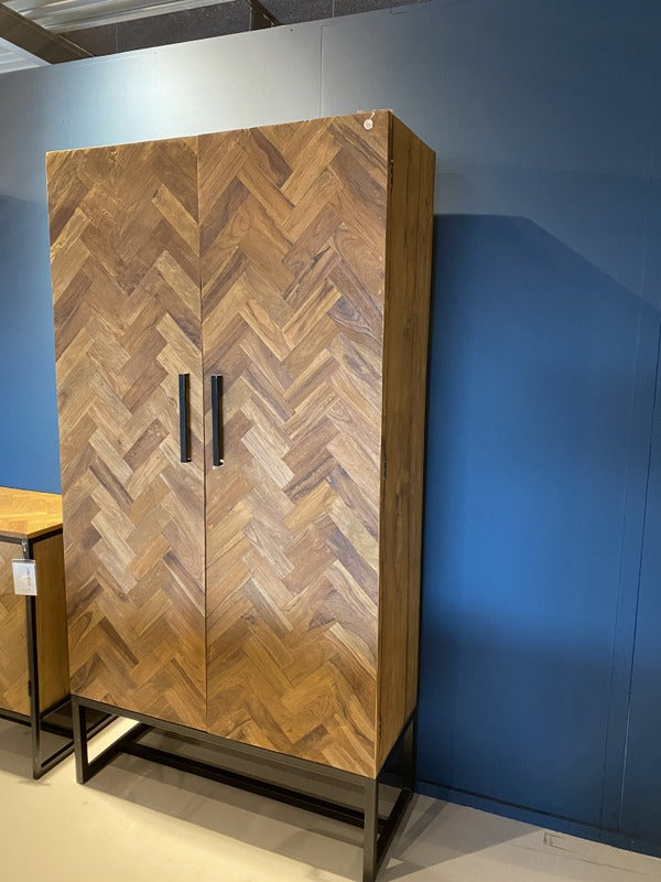 Kleiderschrank Holz, Schrank Fischgrätmuster,  Aktenschrank Fischgrätmuster-Optik, Anrichte Holz, Breite 105 cm