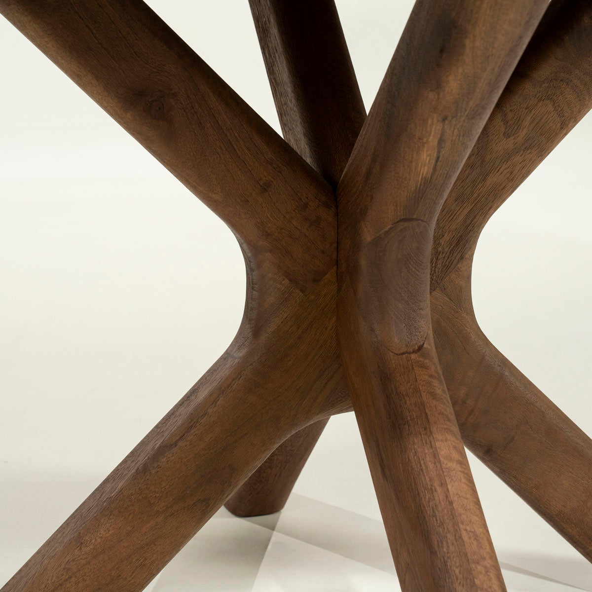 Esstisch braun rund, Tisch rund braun Massivholz, runder Tisch Tischplatte Massivholz, Durchmesser 150 cm