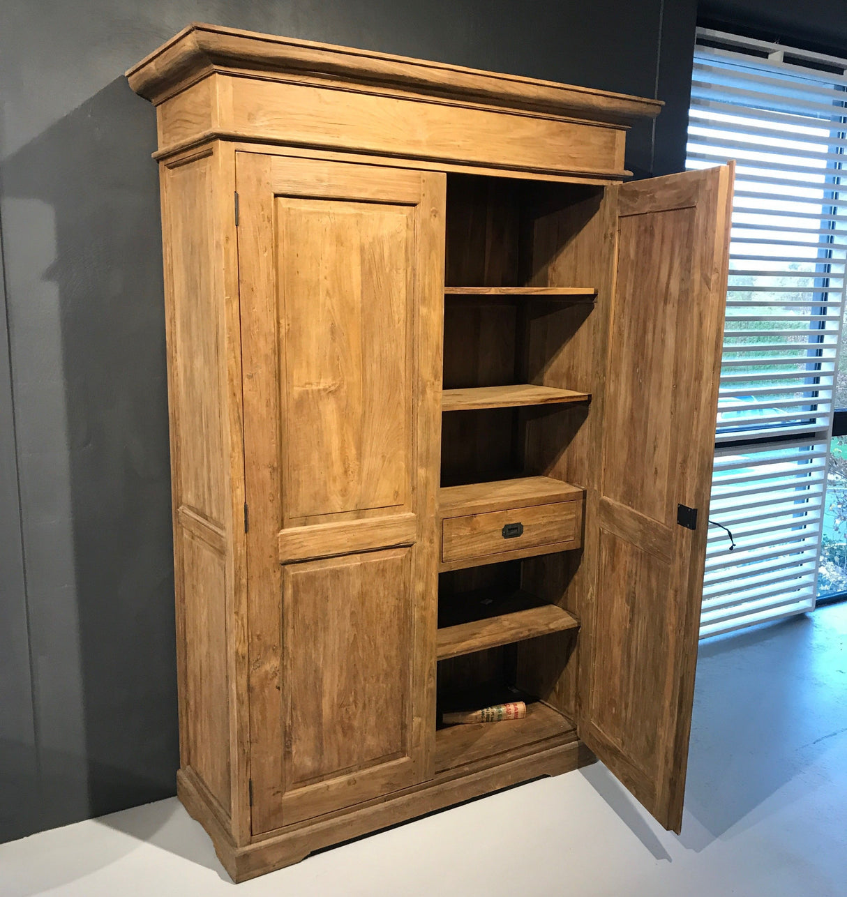 Schrank Massivholz, Kleiderschrank Landhaus, Breite 130 cm