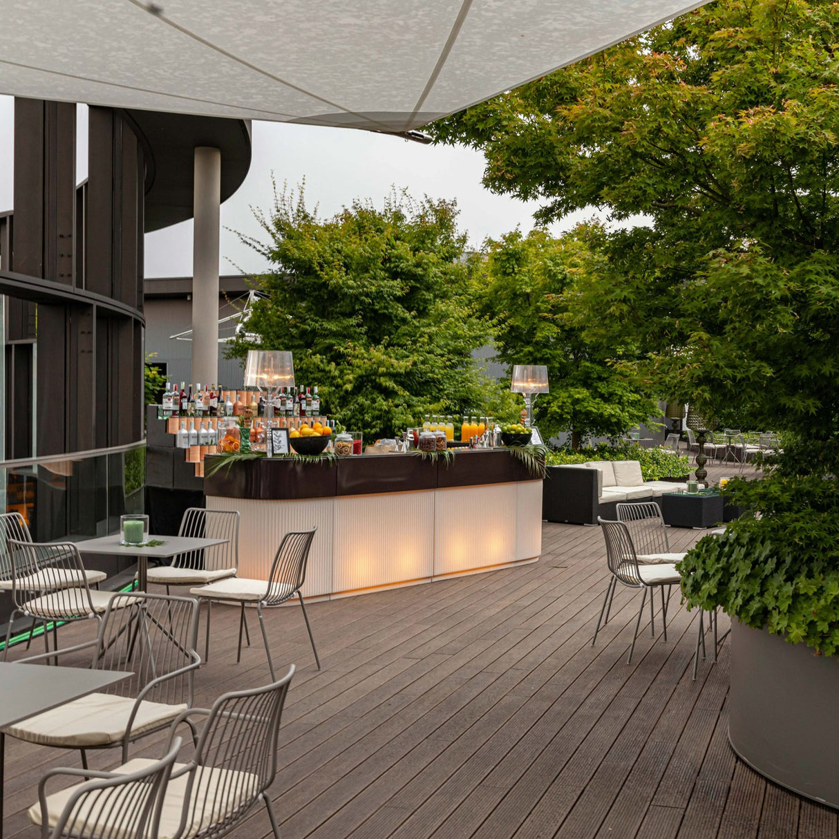 Bartheke weiß Kunststoff, Garten-Bar mit Beleuchtung weiß, Outdoor Bar weiß Kunststoff, Breite 500 cm