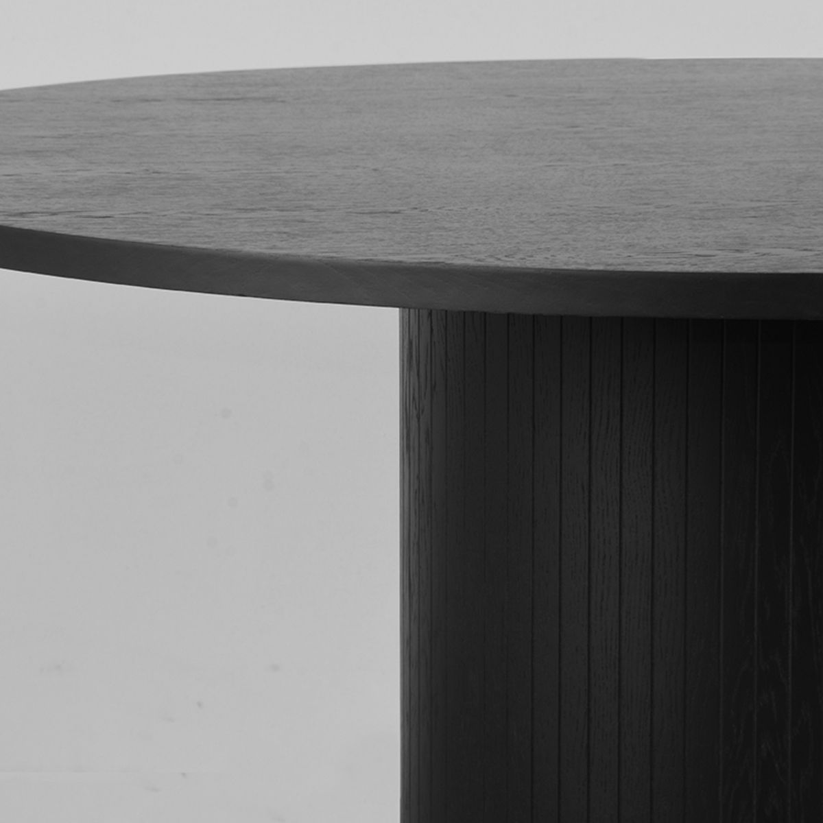 Black round dining table, round black solid wood table, round table solid wood tabletop, diameter 140 cm