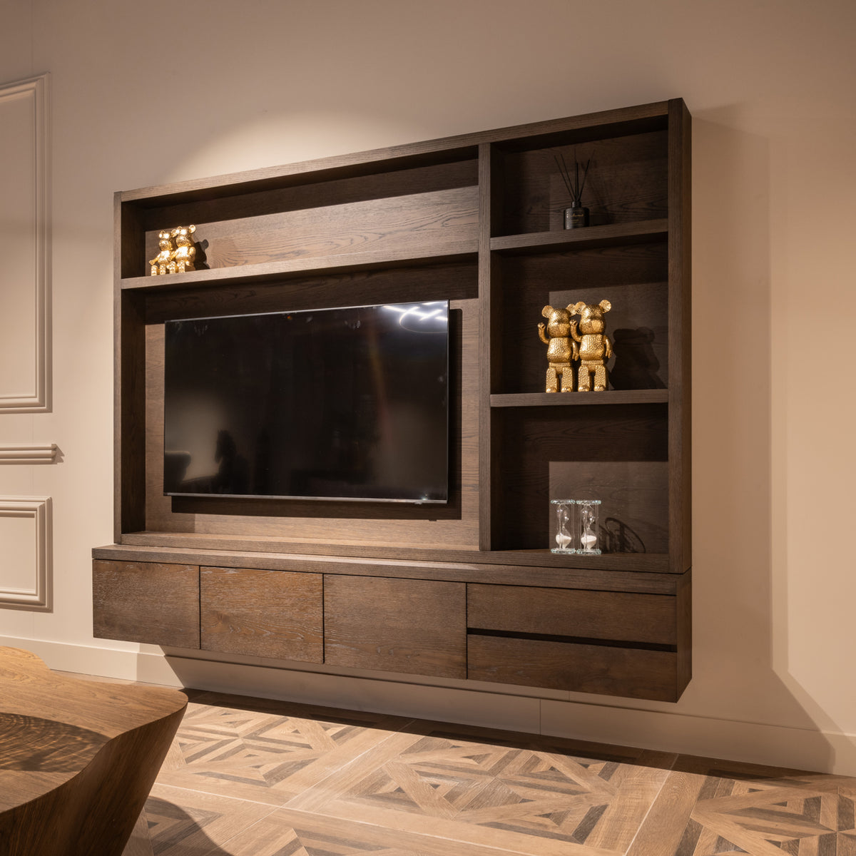 TV Schrank braun,  Fernsehschrank braun, Fernsehwand Eiche furniert, Maße 220 x 176 cm