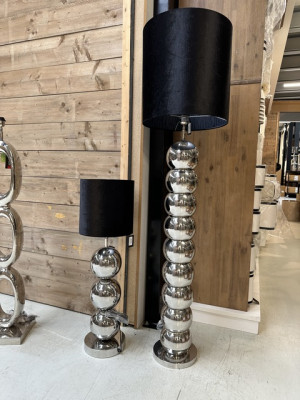 Stehlampe Silber Metall, Stehleuchte Metall-Silber, Stehlampe mit Lampenschirm schwarz, Höhe ca. 185 cm