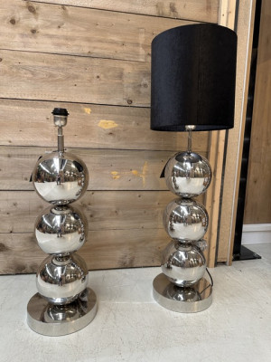 Tischlampe Silber Metall, Tischleuchte Metall-Silber, Tischlampe mit Lampenschirm schwarz, Höhe 72 cm